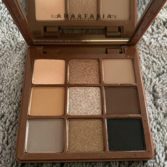 ABH Mini Sultry Eyeshadow Palette - Picture 3 of 9